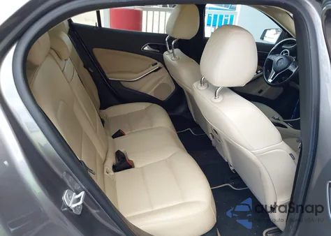 2015 Mercedes-Benz Gla 250 4Matic z USA, uszkodzony, nr VIN WDCTG4GB3FJ064960